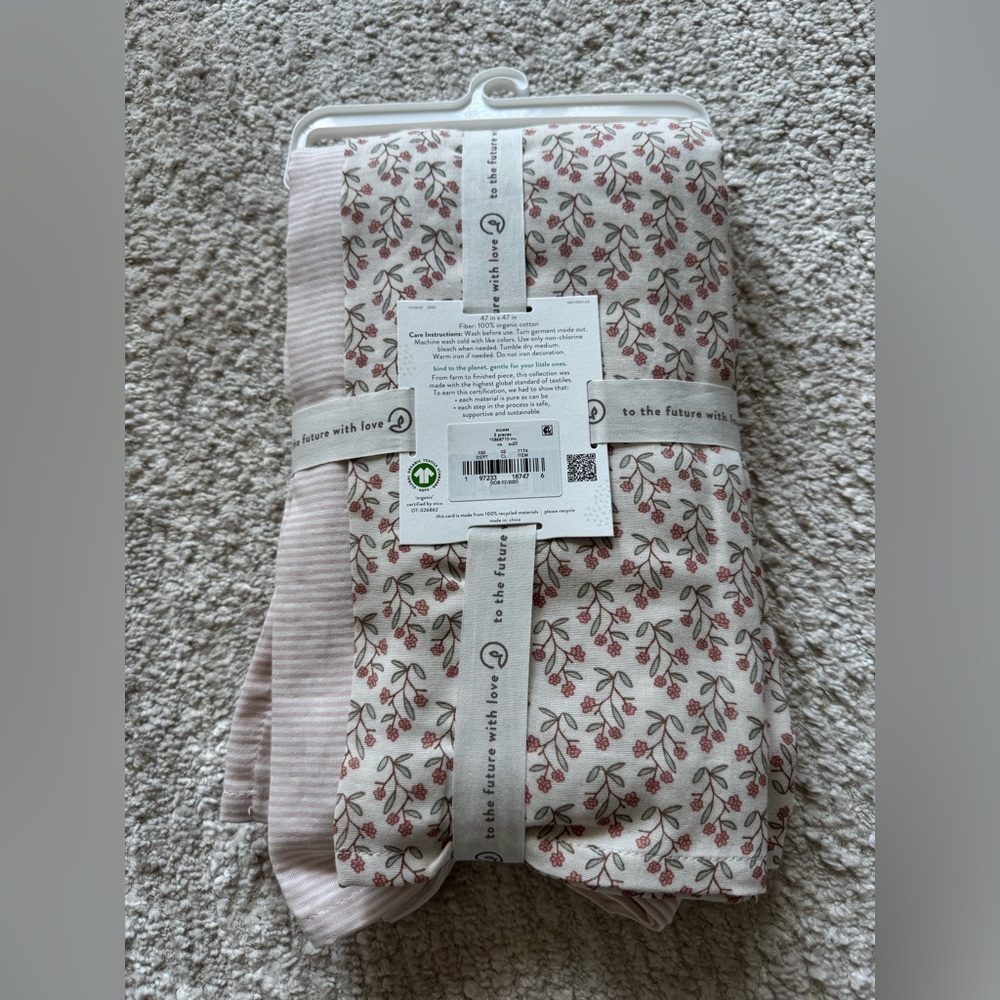 NWT Little Planet by Carter's 2-Pack Organic Cotton Muslin Swaddle Blankets - Picture 2 of 5